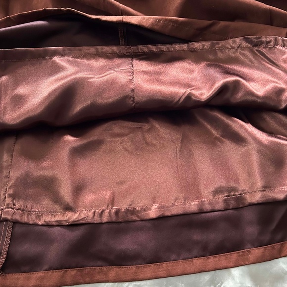 FAUX SUEDE SKIRT, JOAN RIVERS, COLOUR: SADDLE, SIZE 26W, BACK ZIPPER, SIDE WAIST - Picture 5 of 10